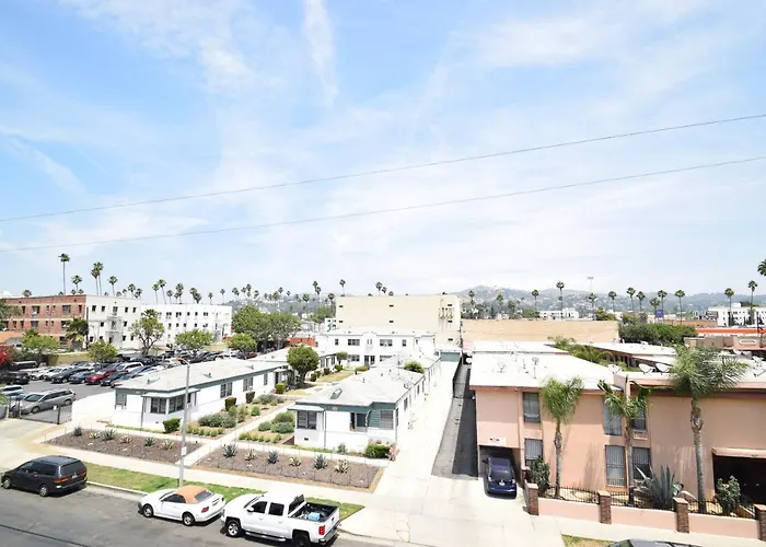 Hollywood Business Suites