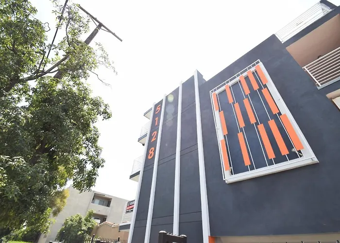 Hollywood Business Suites